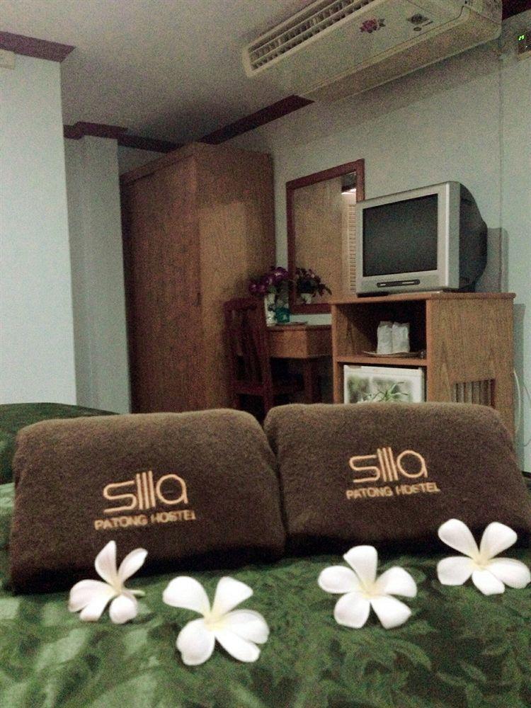 Silla Patong Hostel Esterno foto